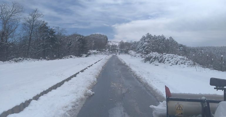 Nebrodi: emergenza neve, in azione gli spazzaneve