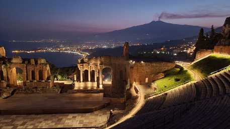 “A riveder le stelle” torna al Teatro antico di Taormina