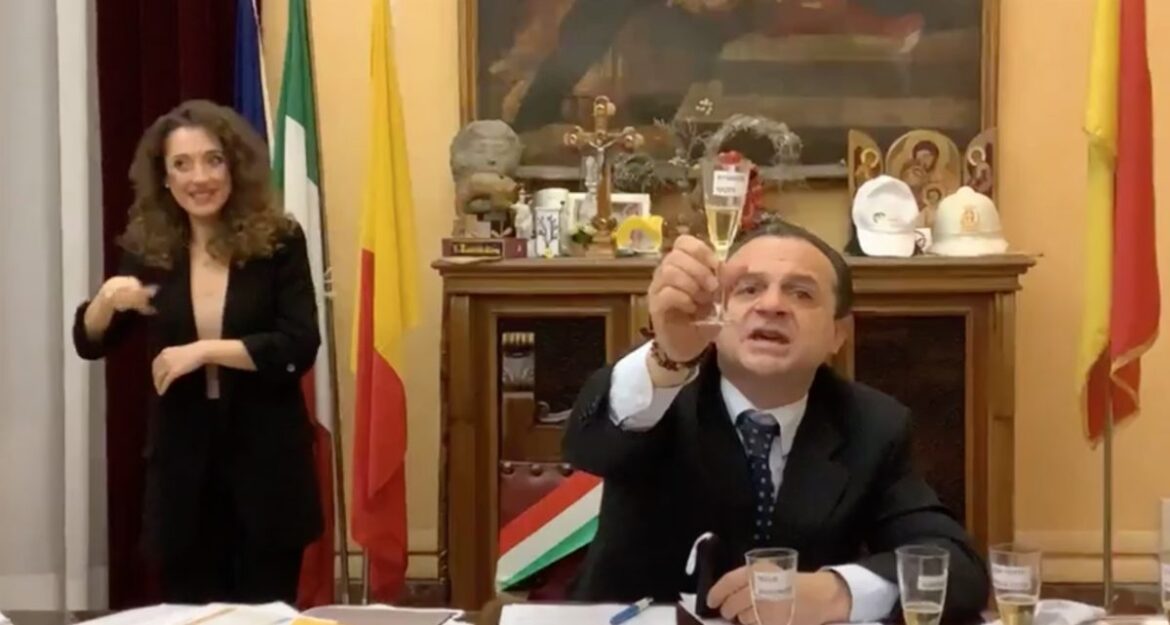 Insulti alla Ministra Lamorgese, condannato il sindaco di Messina Cateno De Luca