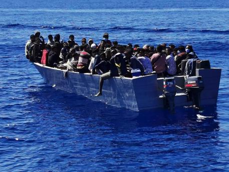 Lampedusa: ancora senza esito le ricerche dei migranti dispersi in mare