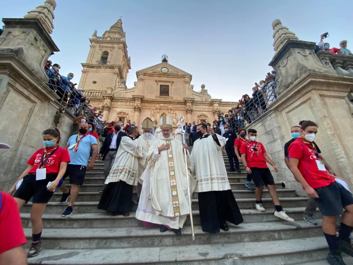 Mons. La Placa ordinato vescovo di Ragusa: ” I poveri impegno prioritario”