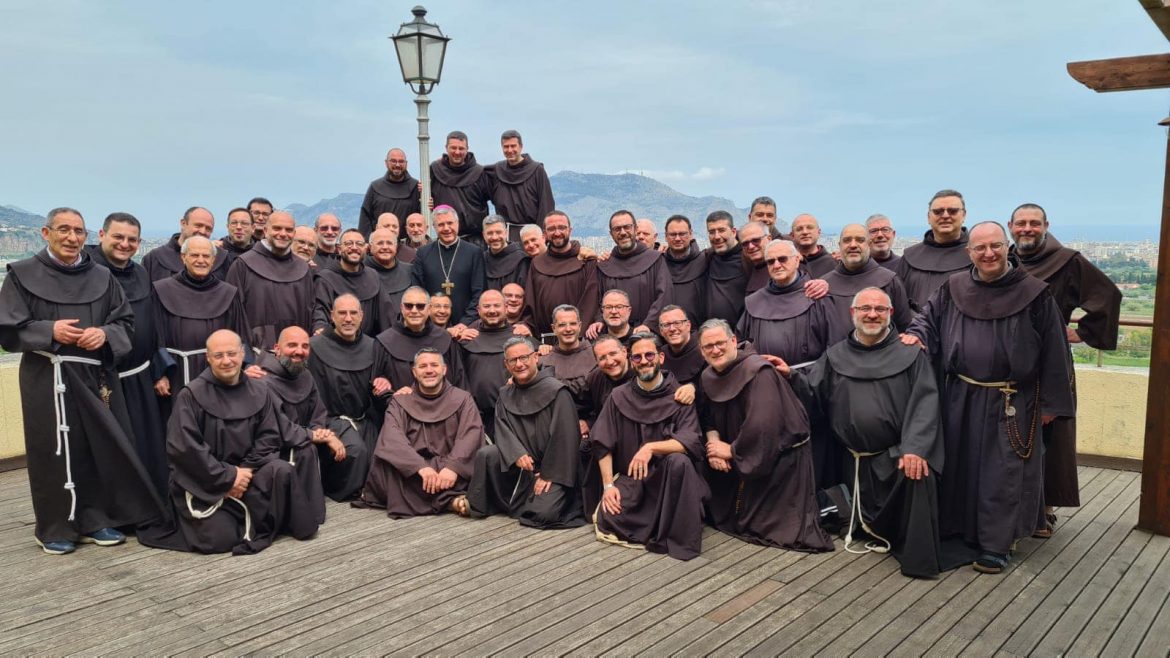 Mons. Lorefice visita i Frati Minori di Sicilia radunati in Capitolo
