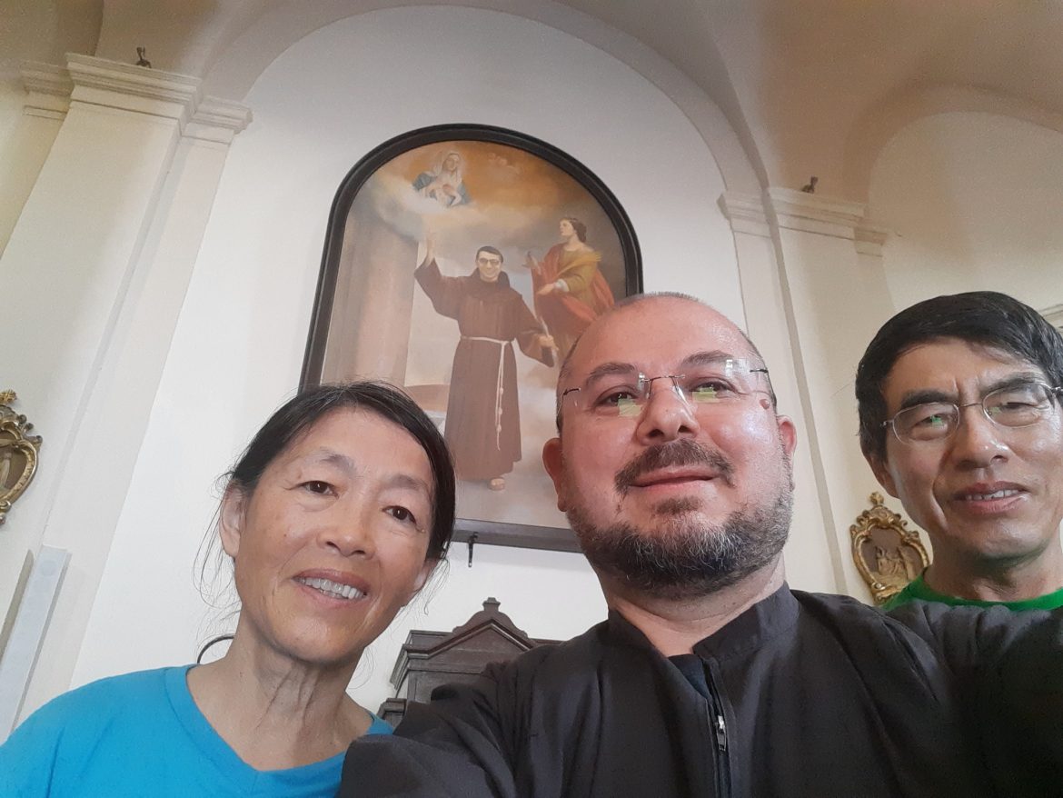 Siracusa .Turisti cinesi vogliono vedere il Caravaggio e scoprono chi ha tradotto la Bibbia in cinese