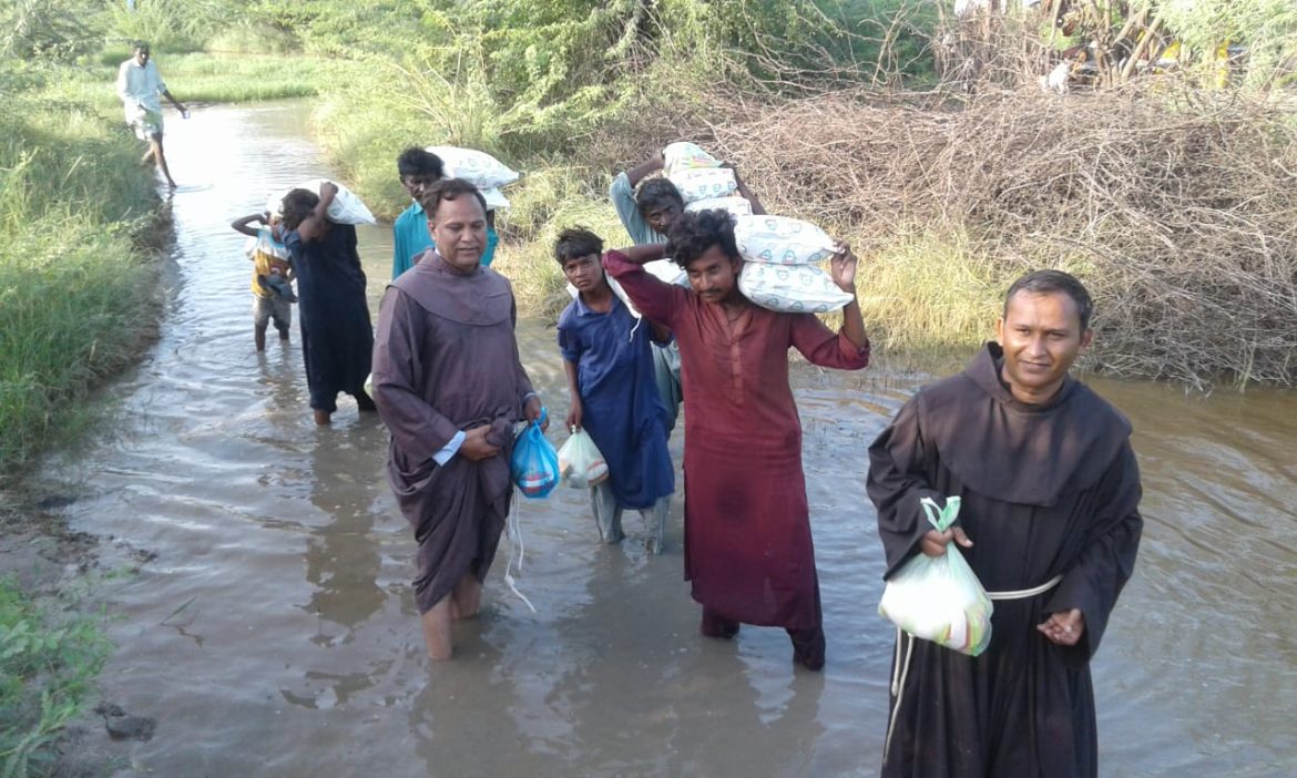 Alluvioni in Pakistan: la catastrofe e la presenza dei Frati Minori