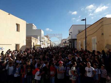 Marcia a Lampedusa in ricordo dei 368 morti naufragio