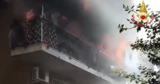 Tragedia a Catania, incendio in casa: trovato corpo carbonizzato