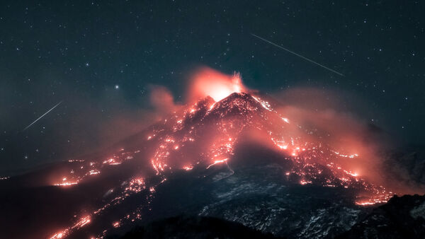 Etna: Ingv-Oe, continua l’attività eruttiva dai crateri