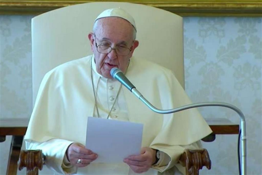 Papa Francesco:“Non si può crescere senza momenti di crisi”. Monasteri “Cellule vitali” per la società