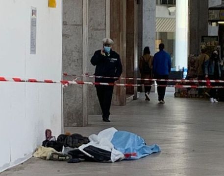 Clochard di origine polacche morto in centro a Palermo