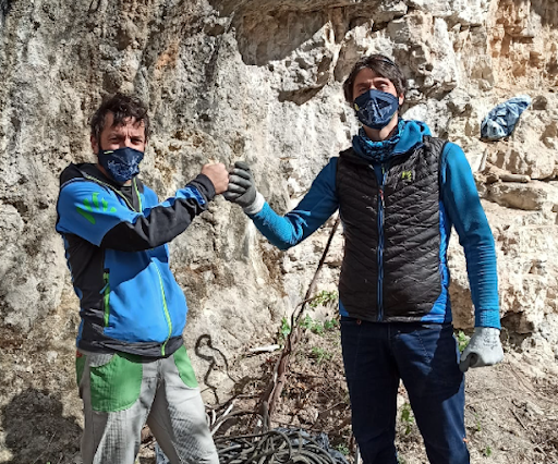 Ambiente e sport. In Sicilia tra le falesie di San Vito a raccogliere rifiuti