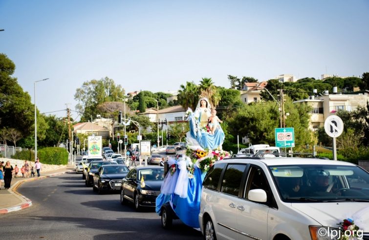 Terra Santa: corteo di auto per festeggiare Nostra Signora del Monte Carmelo