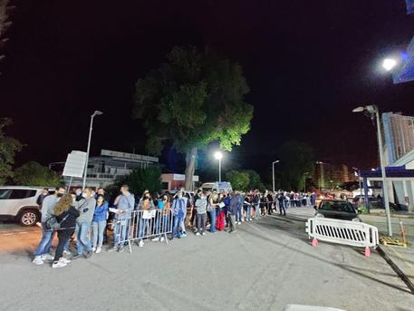 600 le persone vaccinate da mezzanotte alle 8 a Palermo