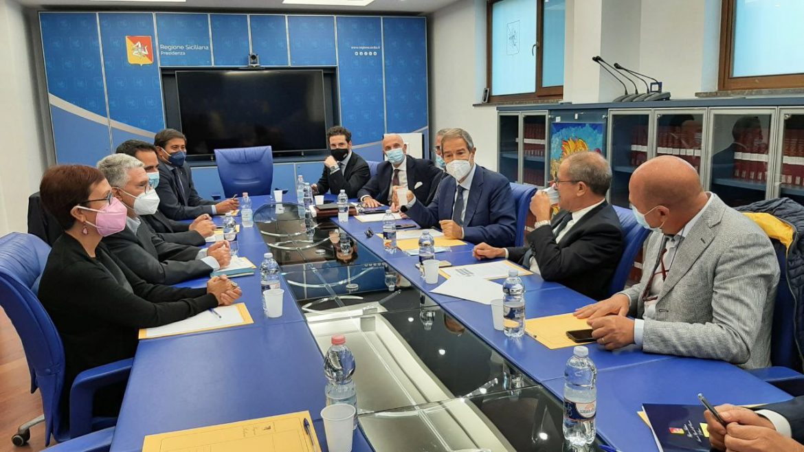 Pnrr, Musumeci incontra i sindacati: «Primo passo verso un protocollo comune»