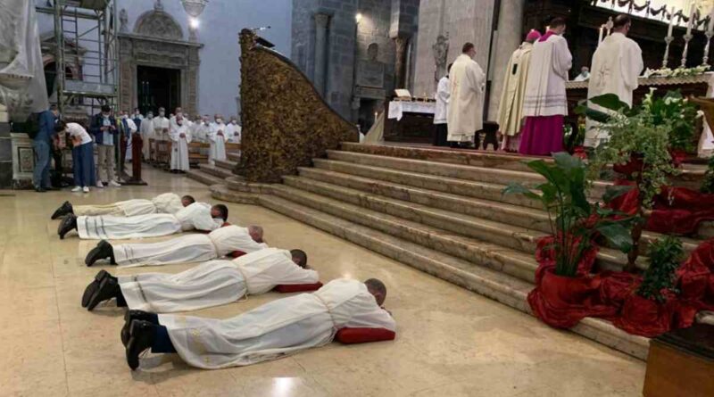Il ruolo dei sacerdoti e dei diaconi nel processo sinodale