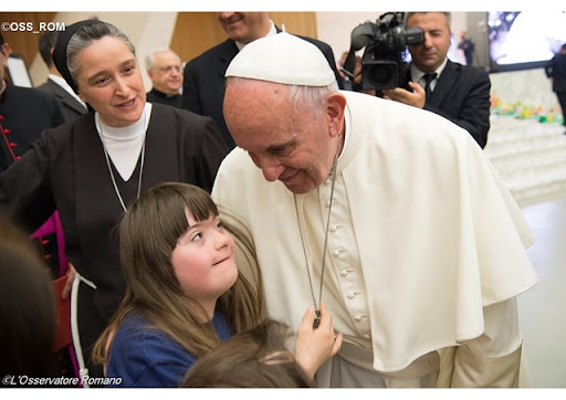 La Giornata del 3 dicembre. Il Papa ai disabili: la Chiesa vi ama e ha bisogno di voi