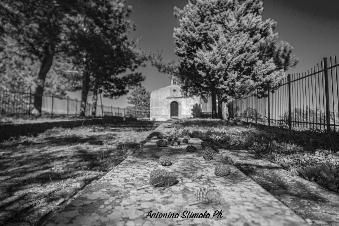 Una foto di Castel di Lucio vince il contest “Scatti d’Autunno in Bella Sicilia”