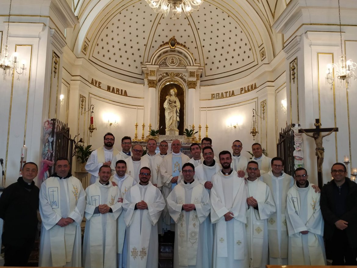 L’Arcivescovo di Catania con il giovane clero alla Madonna della Sciara