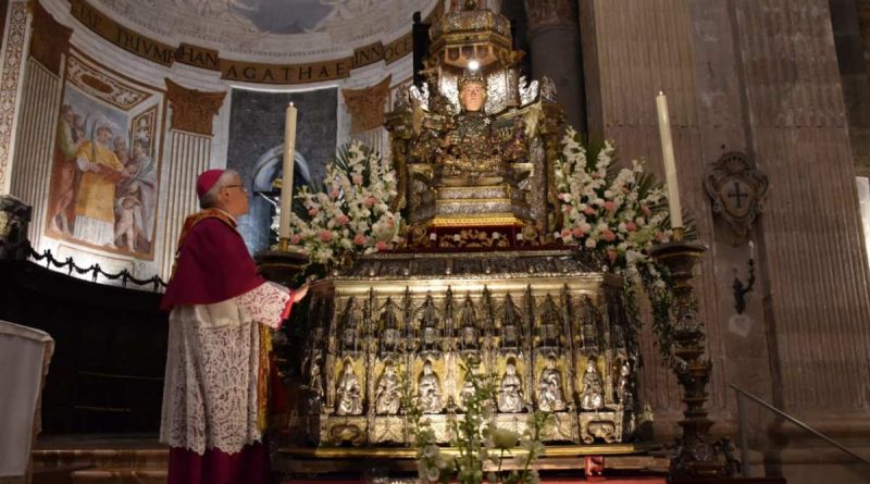 Ostensione reliquario Sant’Agata, Mons. Renna ricorda i morti di covid e le stragi di mafia