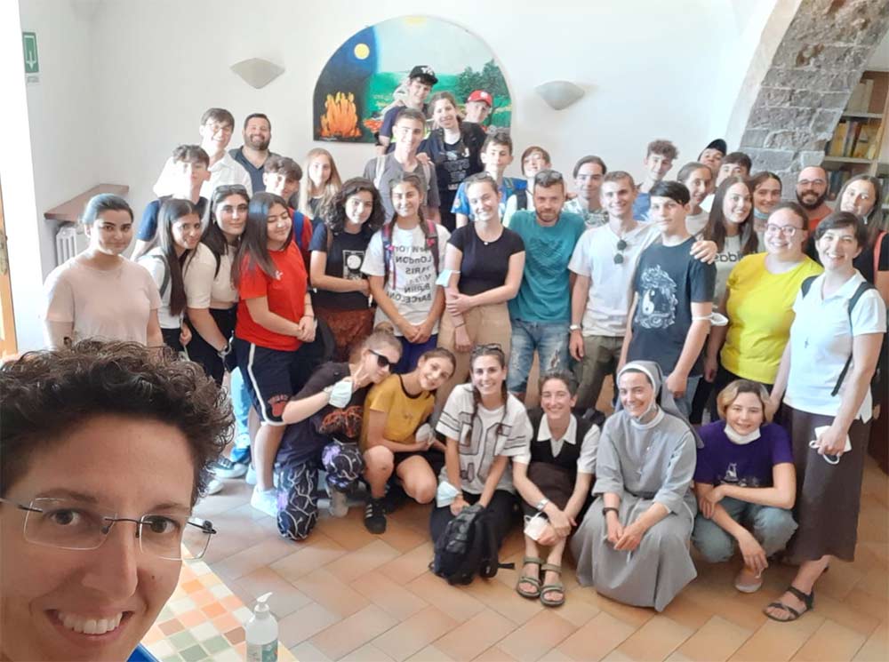 Suore Francescane dei Poveri, Campo adolescenti: #conectedcare Assisi 2022