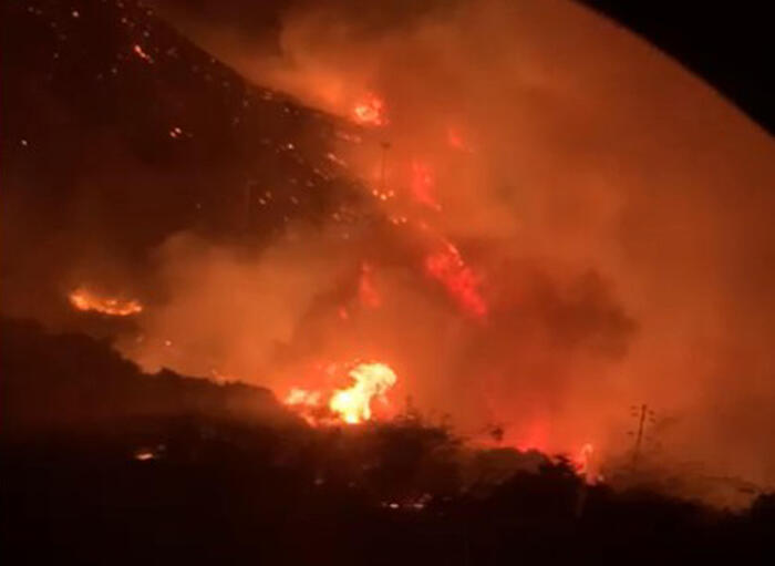 Dopo Pantelleria brucia anche Lipari, lambite case