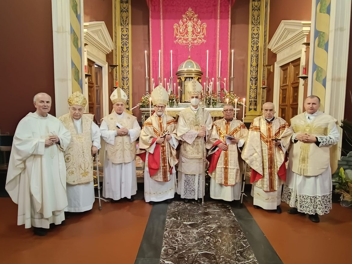 Acireale, tre sacerdoti e il vescovo emerito Urso celebrano 60 anni di sacerdozio
