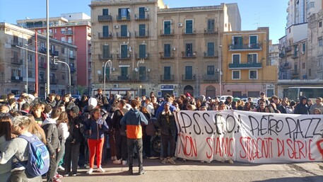 Palermo: classi al freddo, protesta studenti